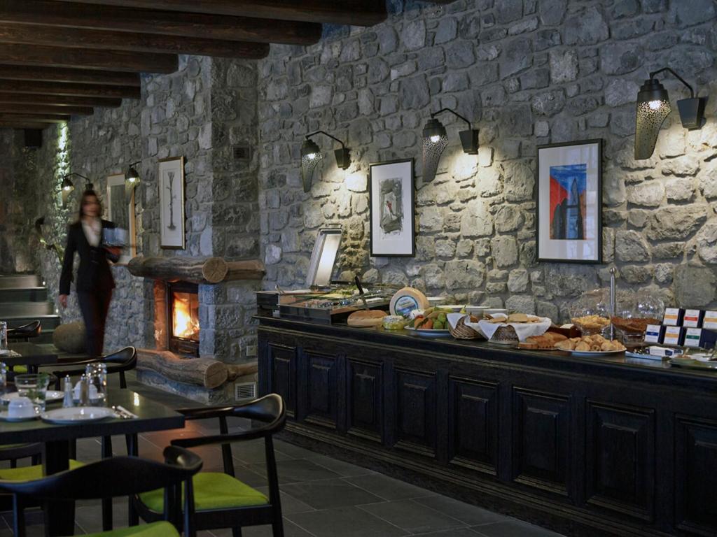Art Mainalon Hotel Vytina Exterior foto